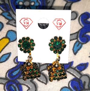 Vintage Green & Gold Tone Earrings