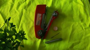 AMI mini Hand Sewing Maching