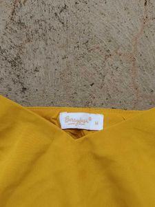 Berrylush Yellow Solid Crepe Ruched Dress