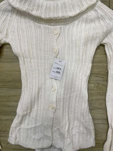 Creamy Buttoned Cardigan