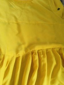 Price Dropped📍Yellow Gown
