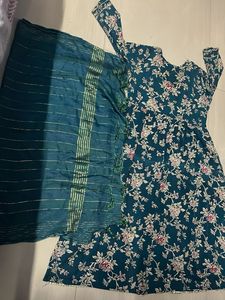 Floral Print Naira Suit Set With Dupatta