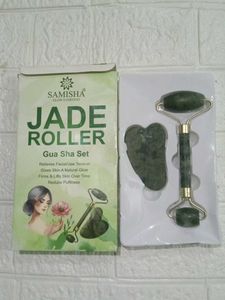 Jade roller and gua sha set💚