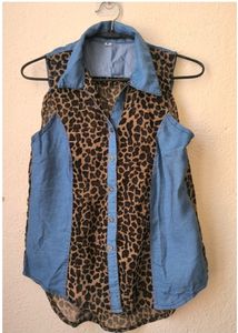 💢SALE💢 Denim And Cheetah Print Top