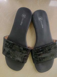 Zudio Black Flats