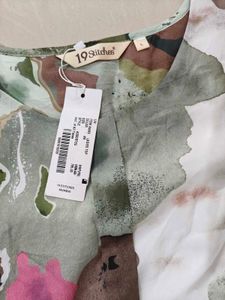 Abstract Print Top