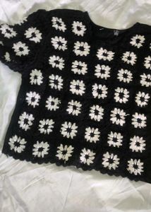 Thread Work Crop Top 🖤