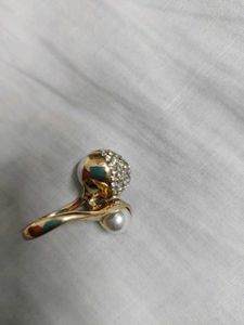Pearl &amp; Gold Tone Ring