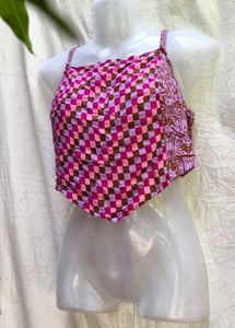 2556. Pink Checkered Crop Top
