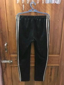 Trackpants