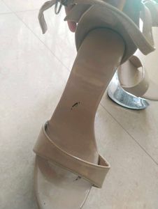 Trendy Women Heels 👠