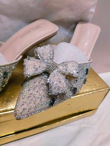 Bow Heels