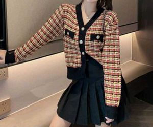 Retro Checkered Cropped Cardigan..
