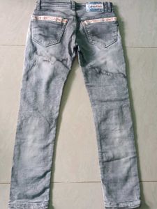 Distressed Gray Wash Jeans