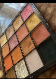 Mars eyeshadow Palette