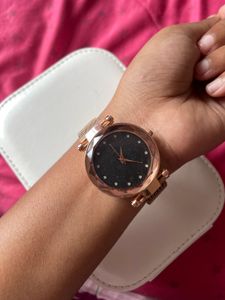 Elegant Rose Gold Mesh Watch