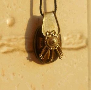 VINTAGE TIGERS EYE PENDANT
