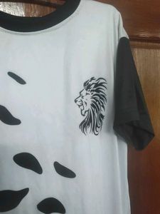 Black &amp; White Graphic Print T-Shirt