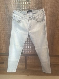 Light Wash Denim Jeans