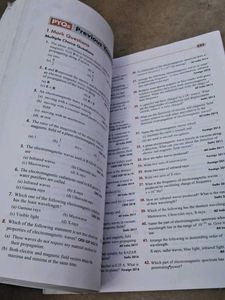 CBSE Chapterwise Question Bank Physics Class 12
