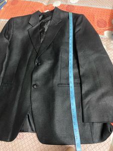 Sturdy Smart All Black Blazer For Men