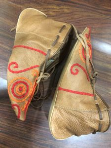 Embroidered Casual Leather Shoes Ladies Size EU 37
