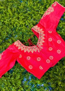 Red lehnga