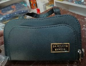 Hnadbag With 3 Zips