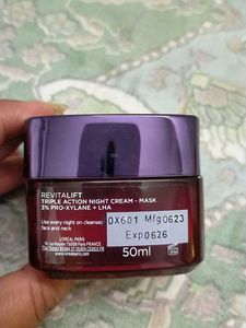 L&#39;Oreal Revitalift Night Cream-Mask