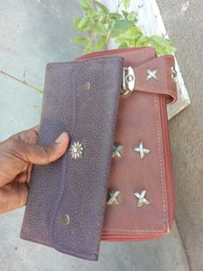 2pcs Stylish Bi-Fold Wallets &amp; Hair Brush