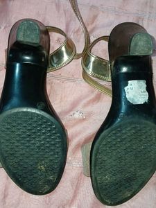 Latest Heels Foot Ware