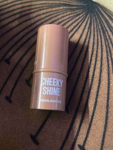 Cheeky Shine Highlighter