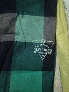2 Combo Shirts L size.