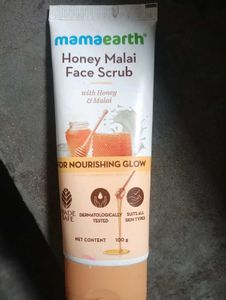 Mamaearth Honey Malai Face Scrub