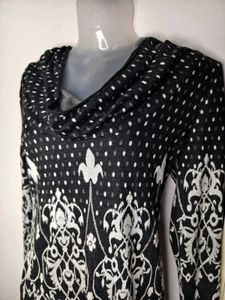 Stylish Top With Hoodie