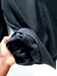 Plain Black Hoddie Size L Condition (8/10)