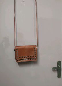 Sling bag 👀