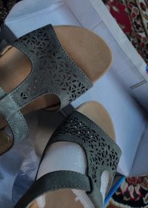 offer new sandal