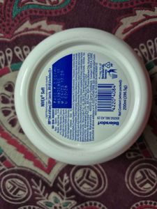 NIVEA Soft Vit E Light Non Sticky Face Moisturiser