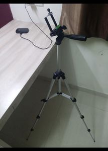 Tripod In New Like Condition