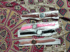 Set of 4 Fashion Quartz Watches