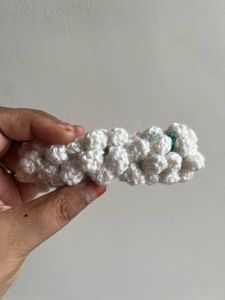 Crochet Jasmine Clip