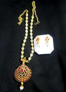 Stunning Pearl and Stone Jewellery Set