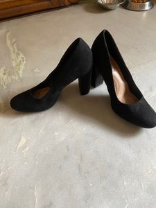 Stunning Black Pumps In Very Good Condition