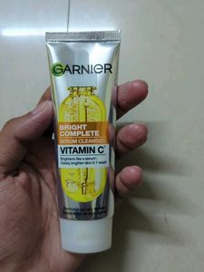 Garnier Vitamin C Serum Cleanser