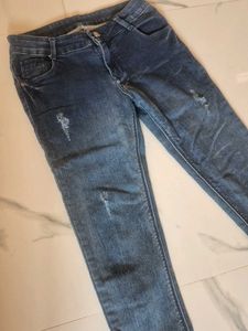Distressed Skinny Jeans