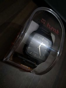 Stylish Hmt Quartz Watch - Your Perfect Timepiece