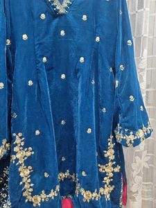 pakistani Velvet Kurta Set with dupatta