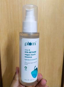 Plum Cica &amp; HYA-BETAINE Vegan Mucin Essence