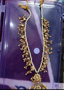 Kundan Jewelry Set